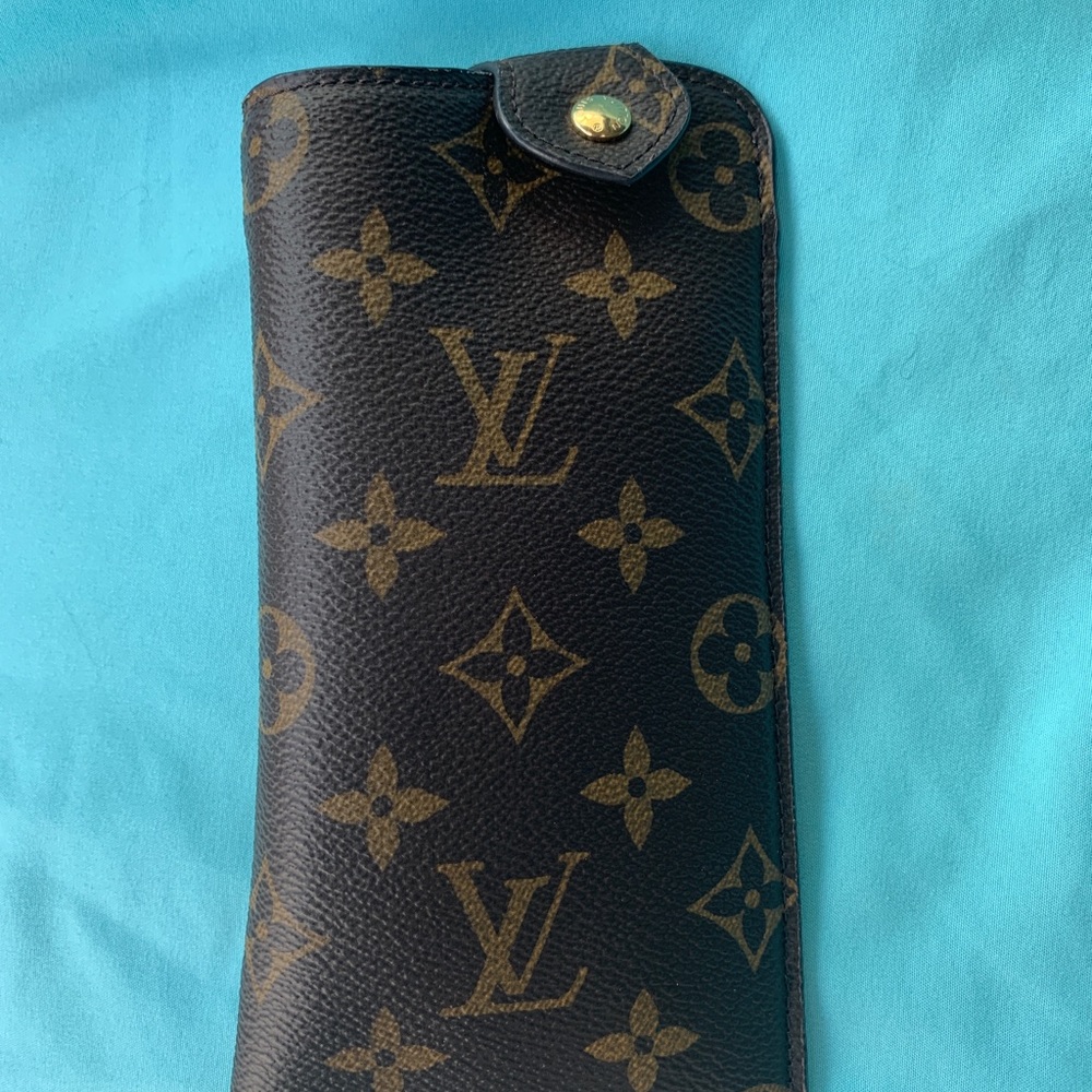 🛑SOLD Louis Vuitton sunglass case